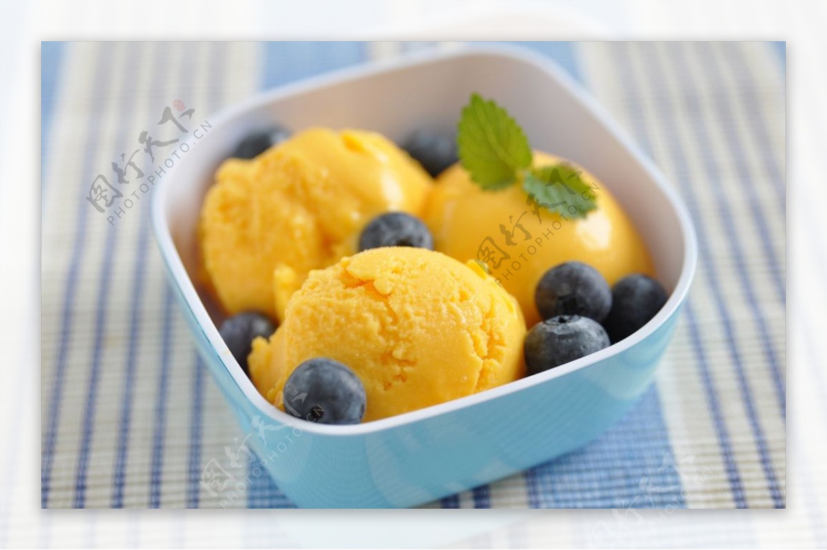 糕点冰淇淋蓝莓