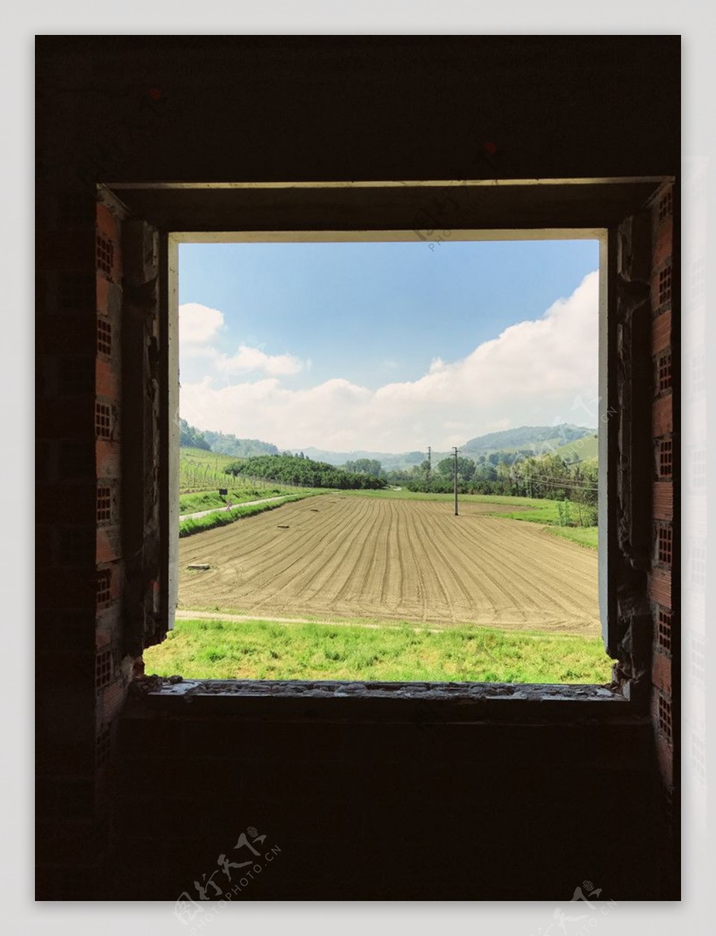 窗户眺望农场