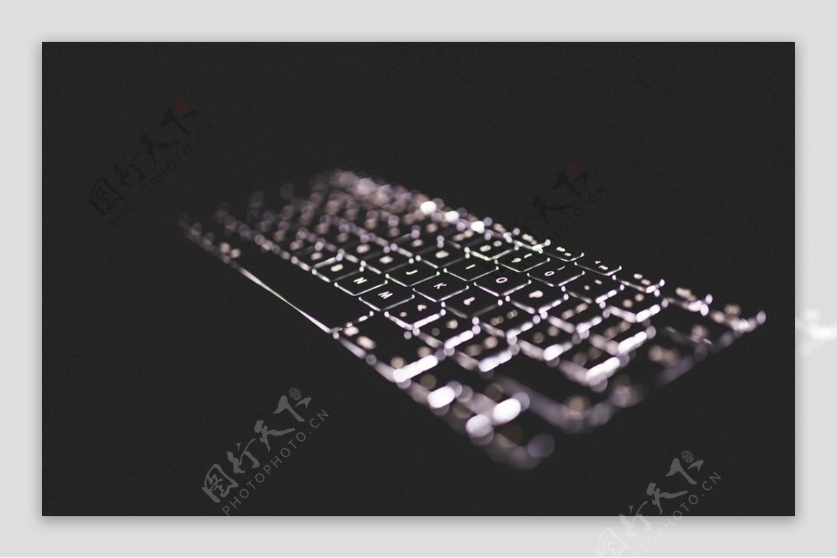 水晶键帽键盘