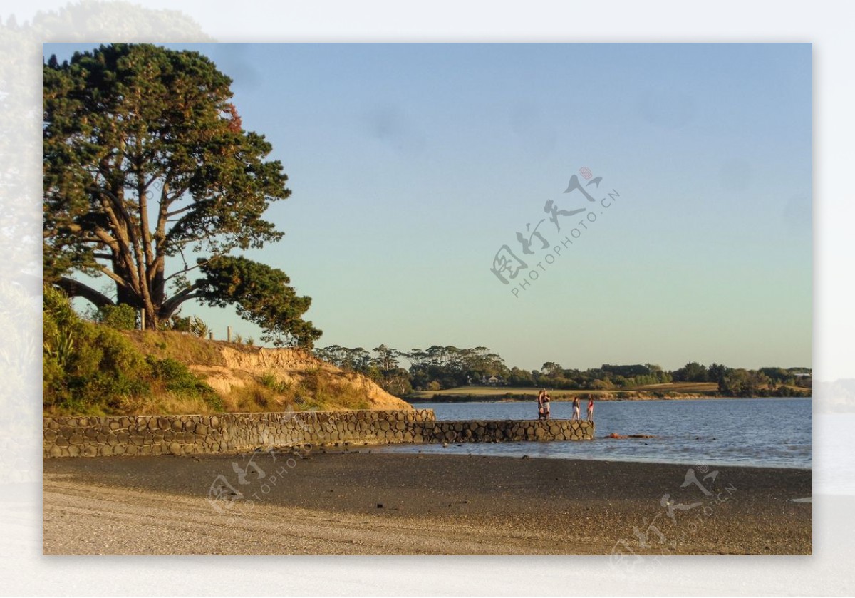 奥克兰海滨小镇夕阳风景