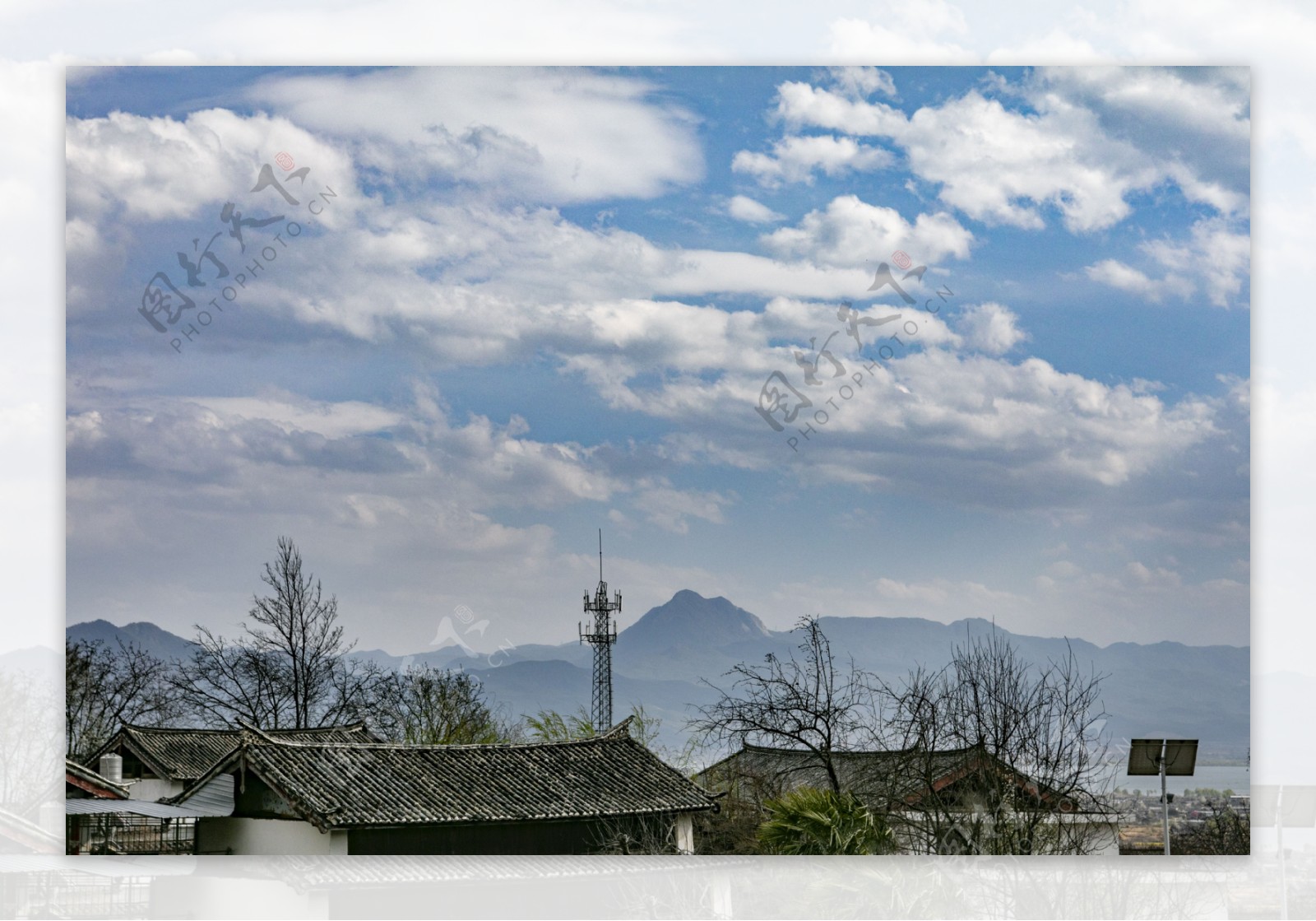 蓝天白云山峰城镇风景26