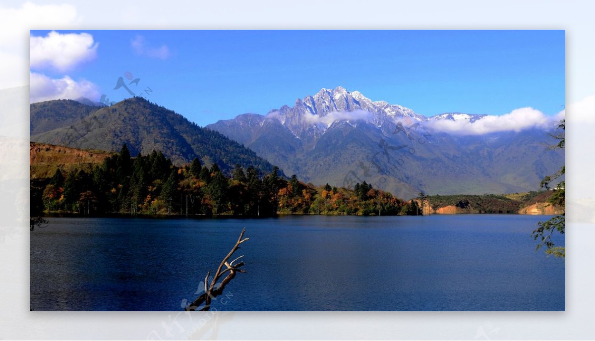 雄伟的山峰