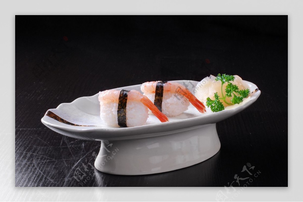 日料高级甜虾寿司的秘方：冰冷大西洋孕育7年的北极虾！_凤凰网视频_凤凰网