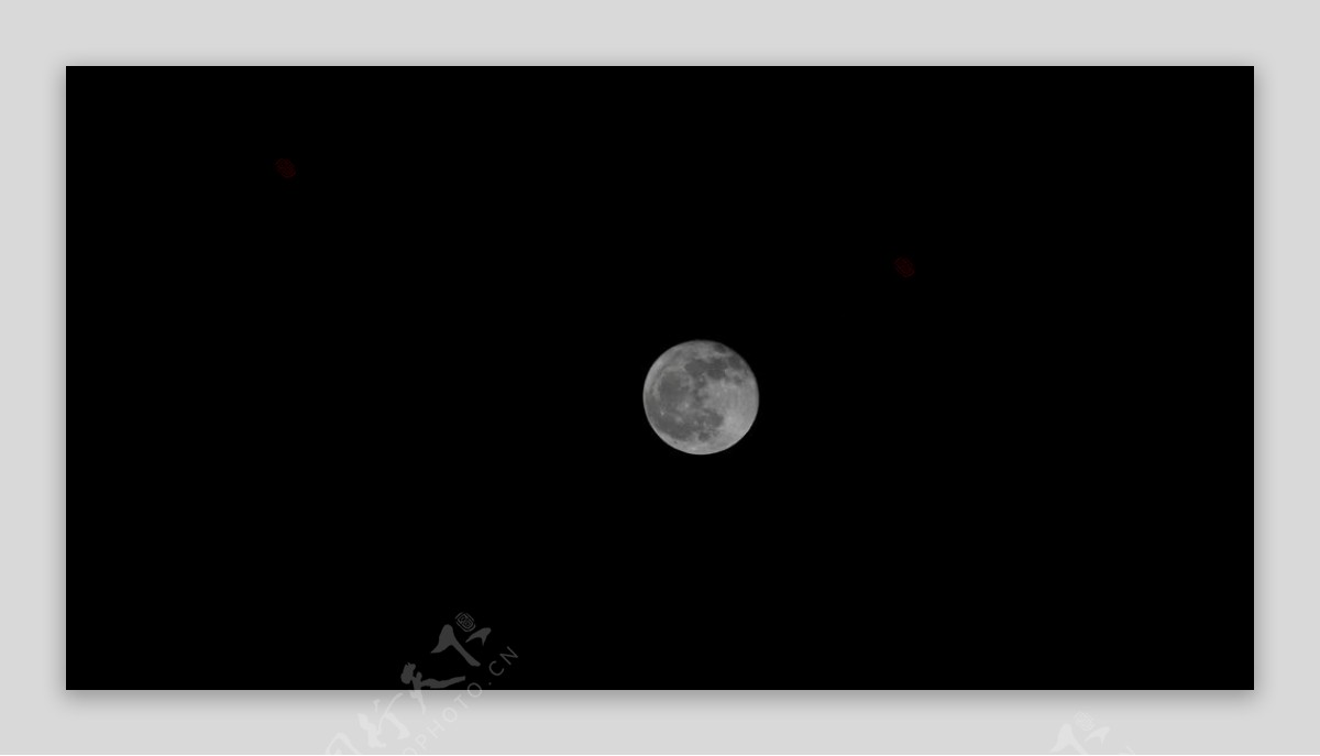 满月时月球摄影图