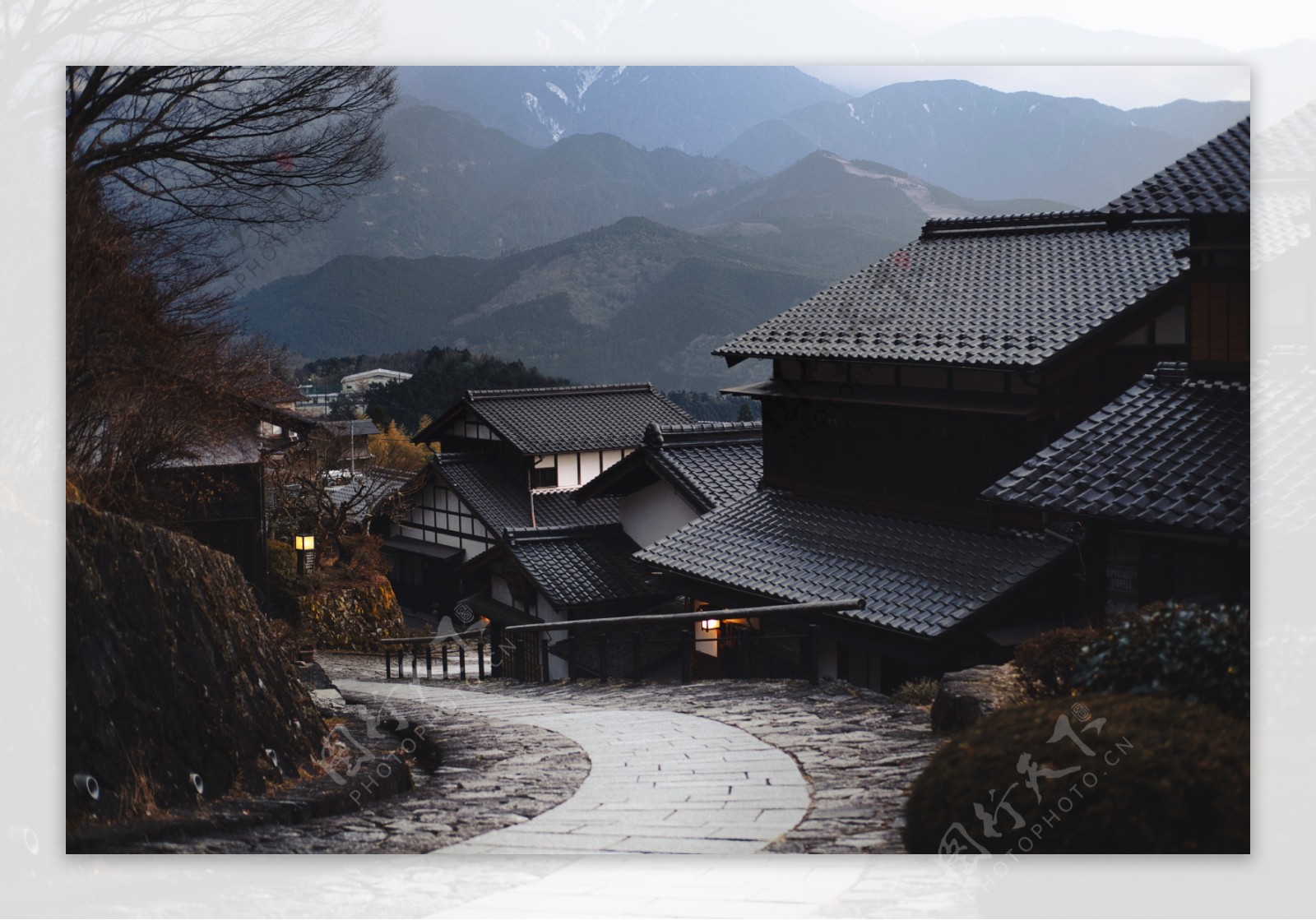 日式古镇小院道路背景素材