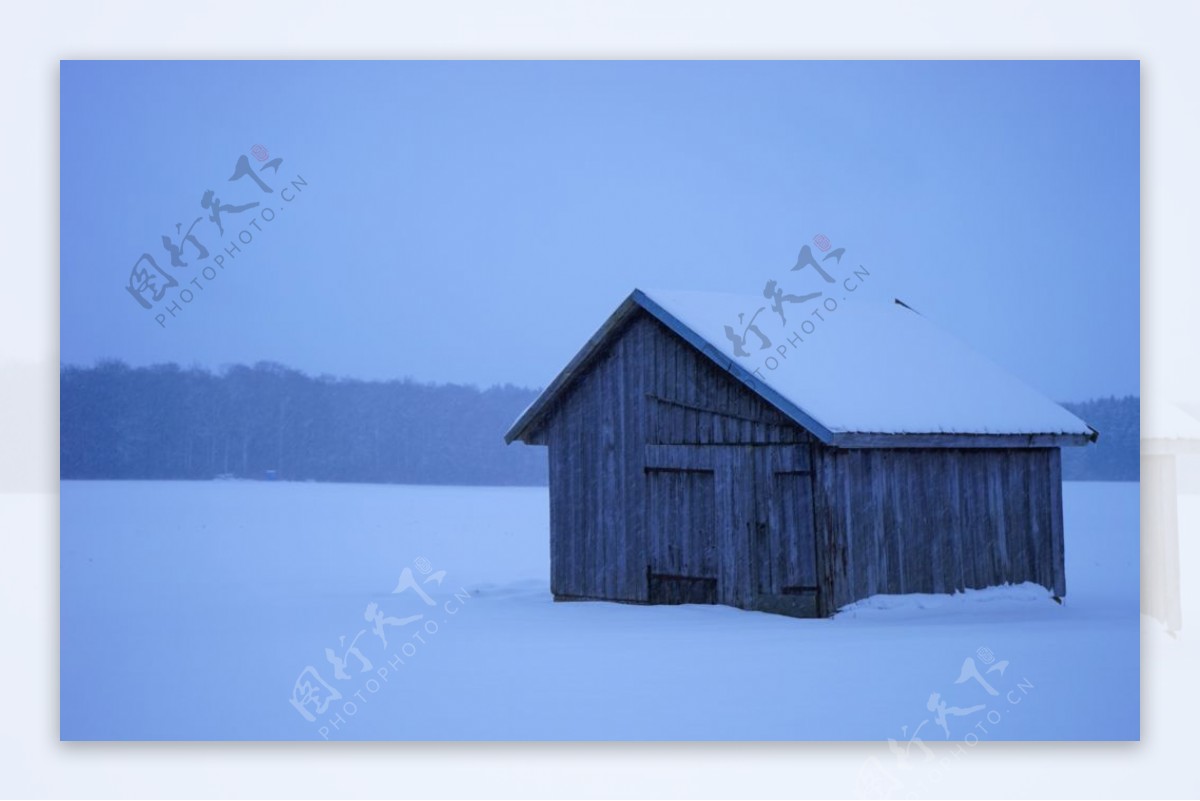 雪中木屋林间小屋