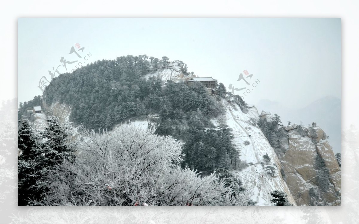 华山雪景