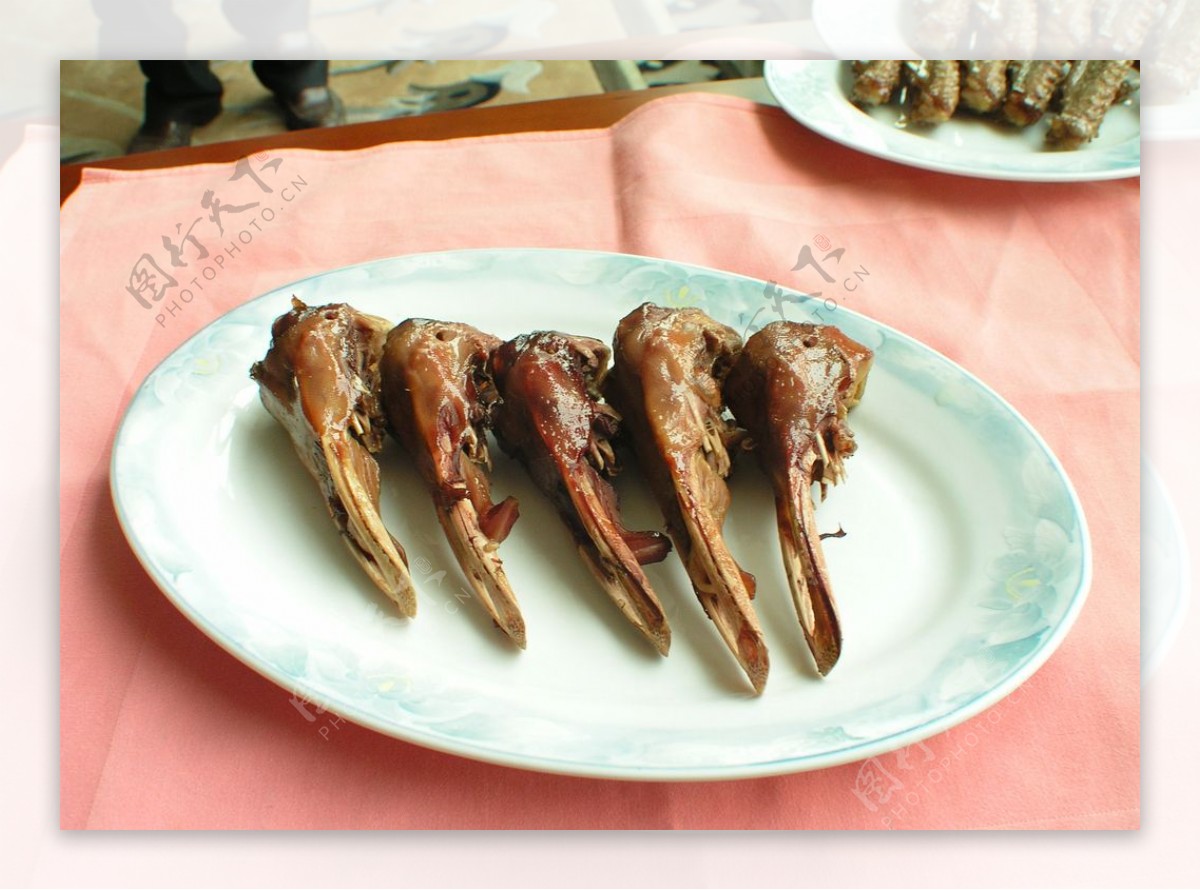 如何做出美味的卤鸭舌 卤鸭舌的家常做法→MAIGOO美食