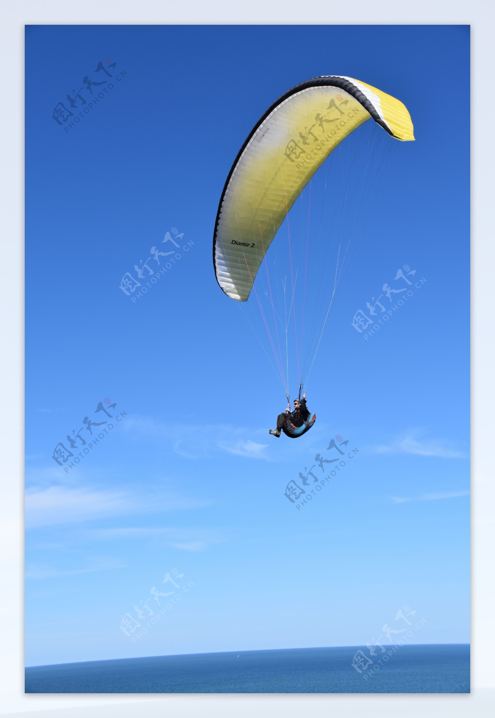 天空滑翔伞
