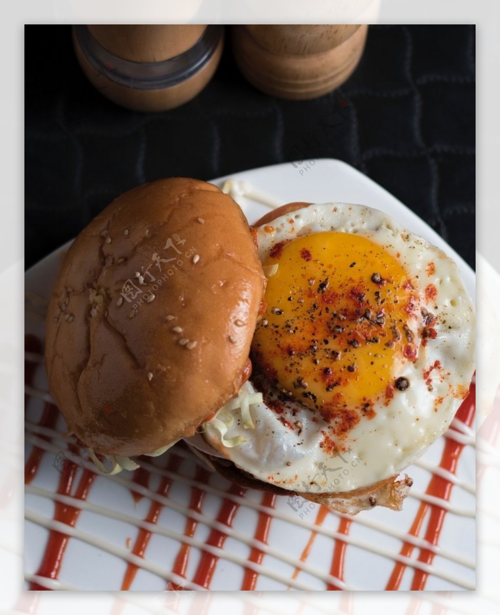 广西街头鸡蛋汉堡，5元一个，有肉有蛋，操作透明又卫生 - 哔哩哔哩