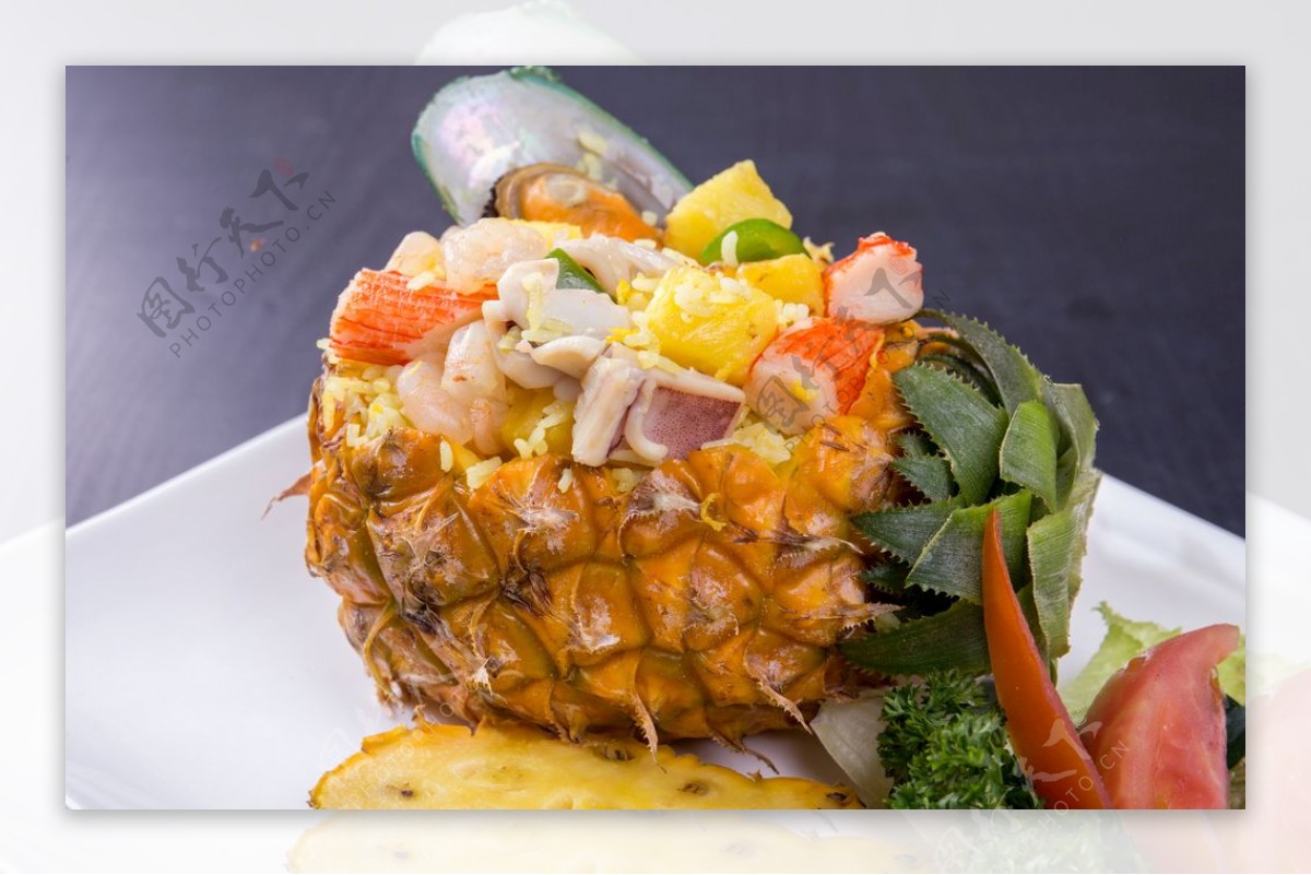 原盅菠萝海鲜饭图片