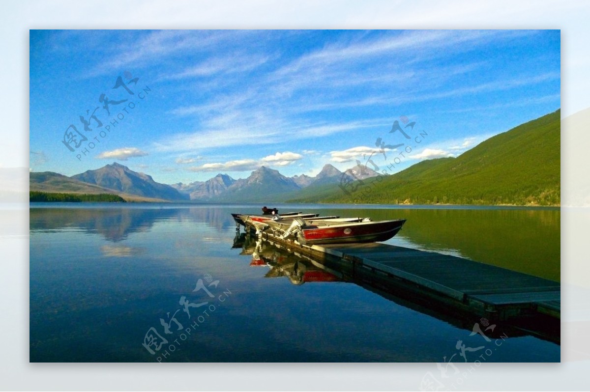静谧的湖泊图片