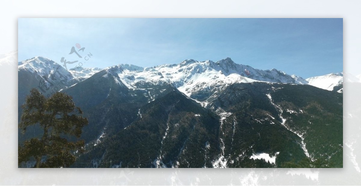 梅里雪山风景图片
