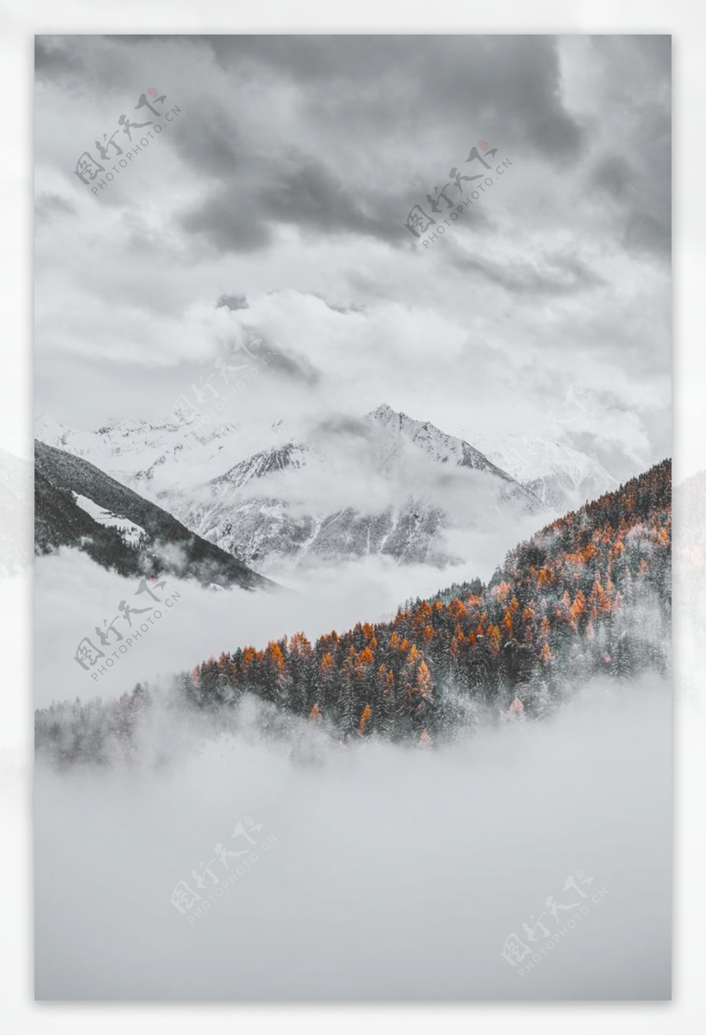 山脉云雾图片
