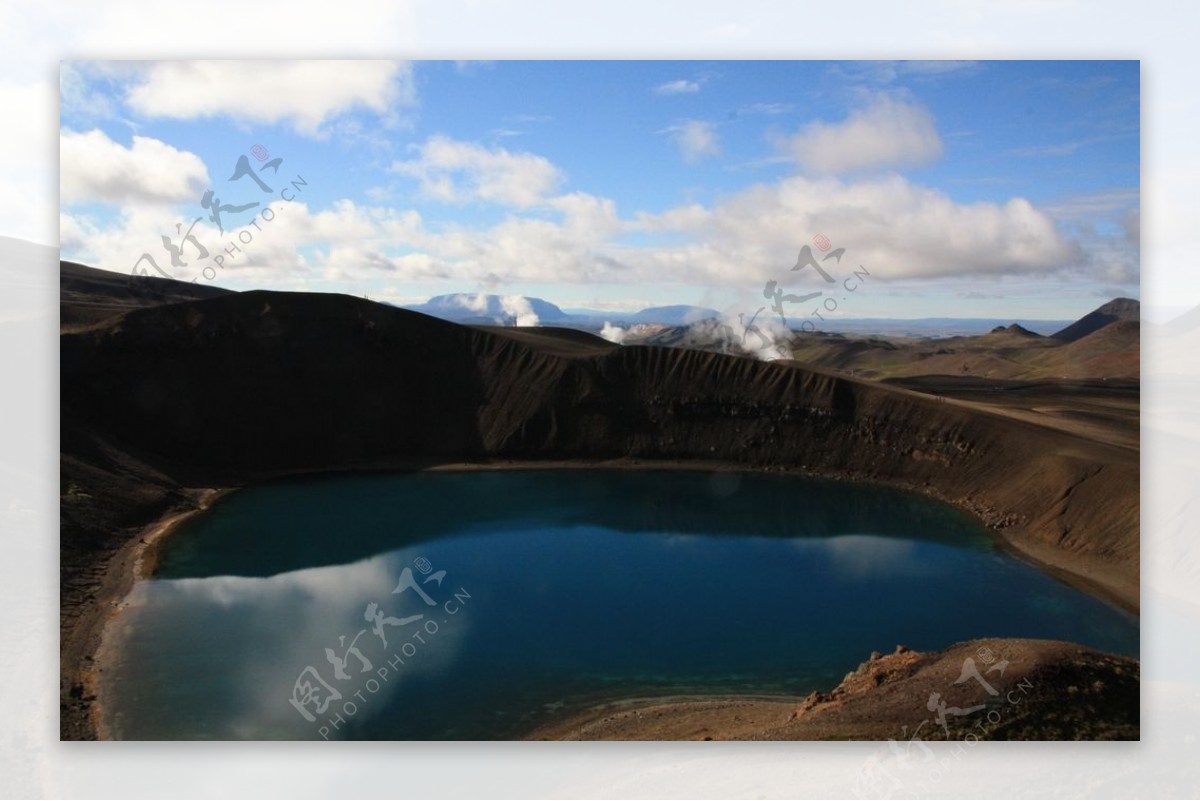 火山口湖图片
