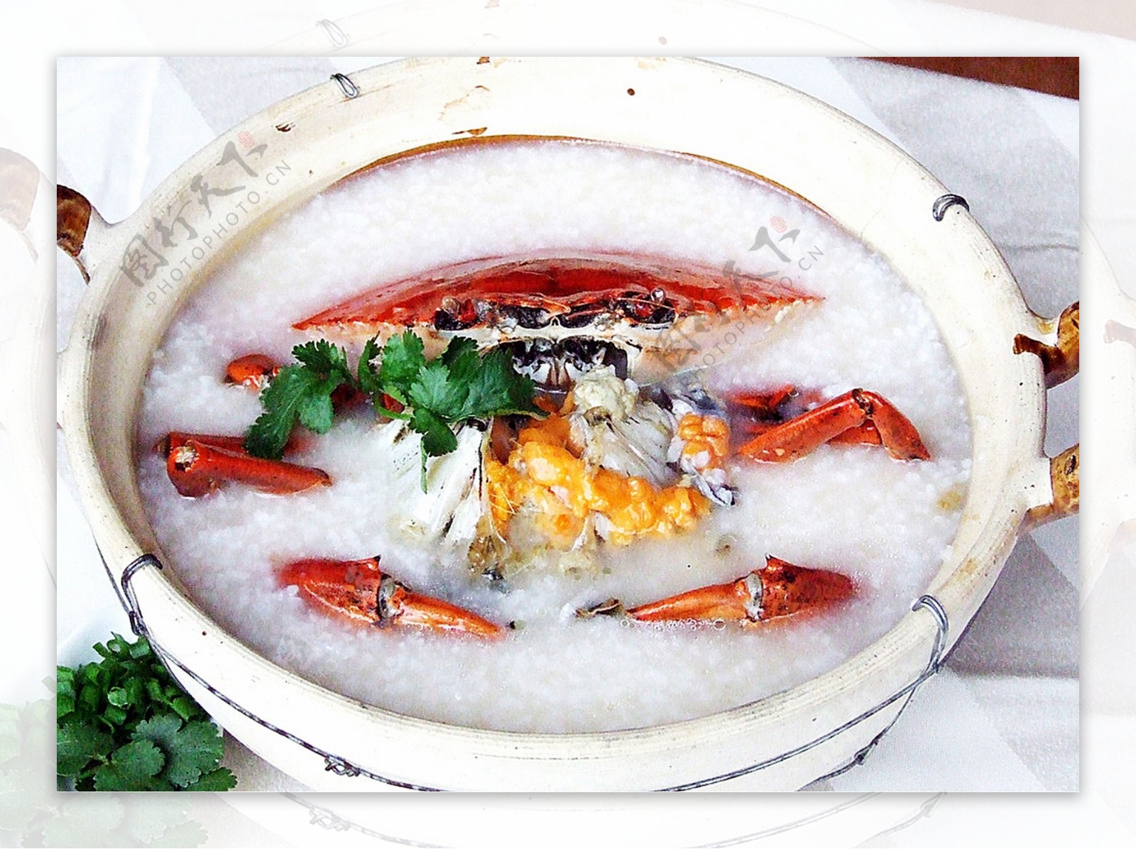 膏蟹砂锅粥图片