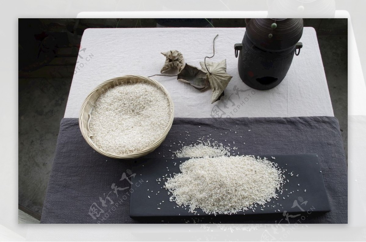米大米稻米长粒香米图片