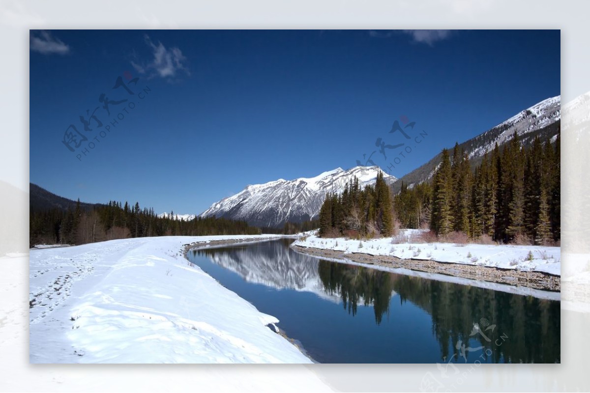 雪景风景河流图片