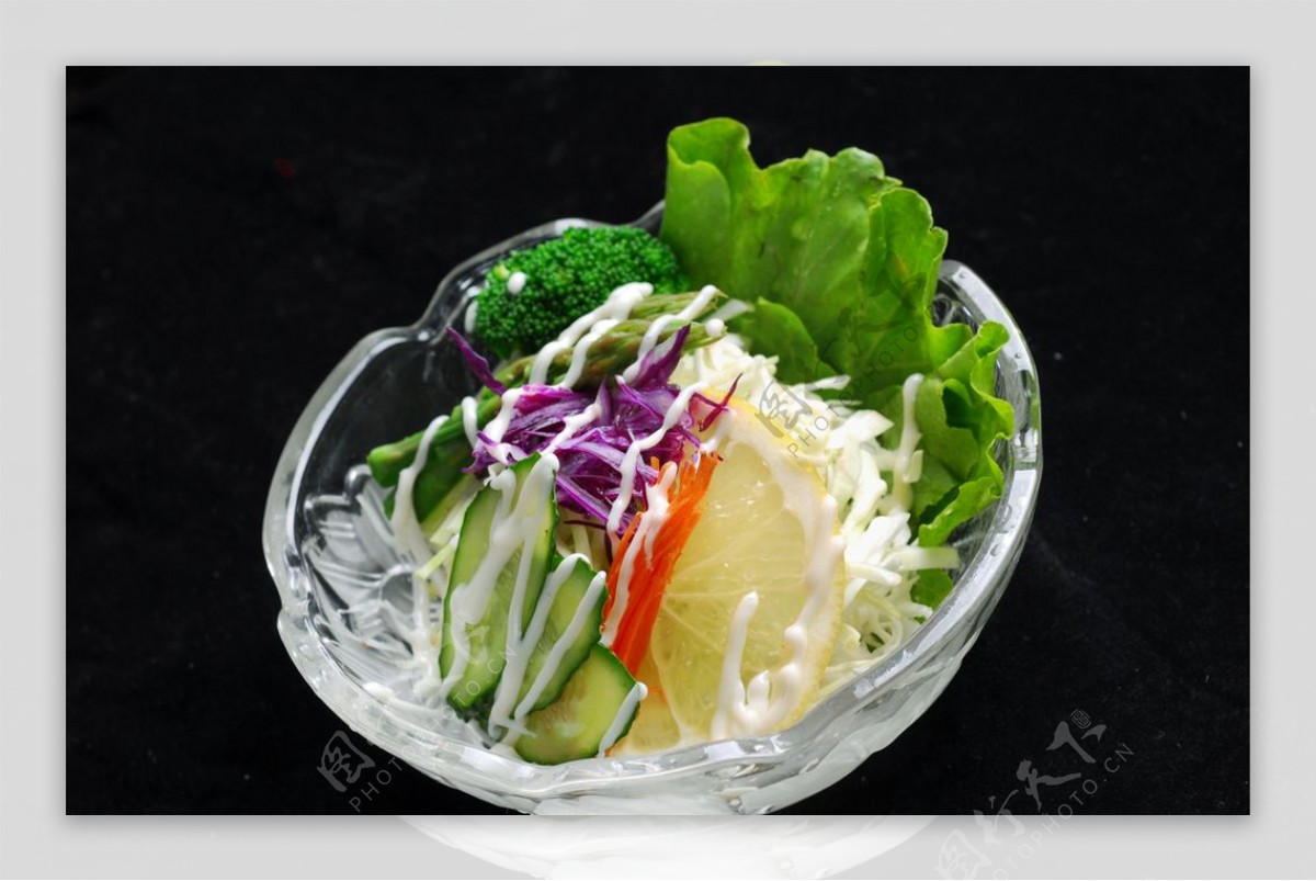 蔬菜沙拉摄影图高清摄影大图-千库网