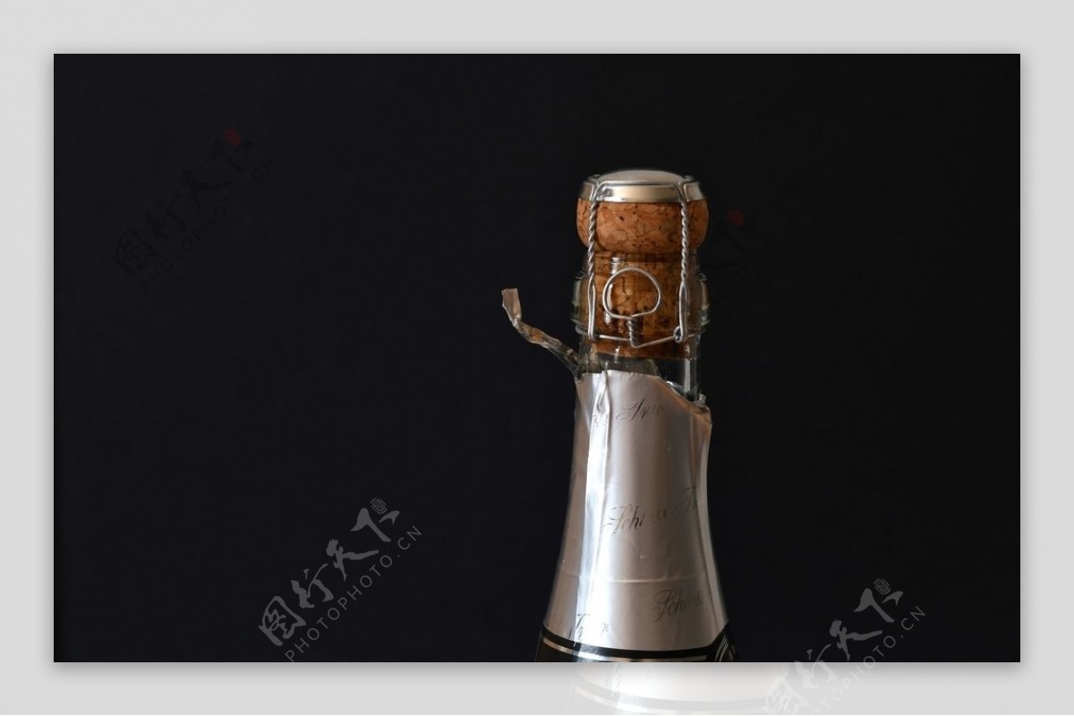 红酒酒瓶木塞背景图片